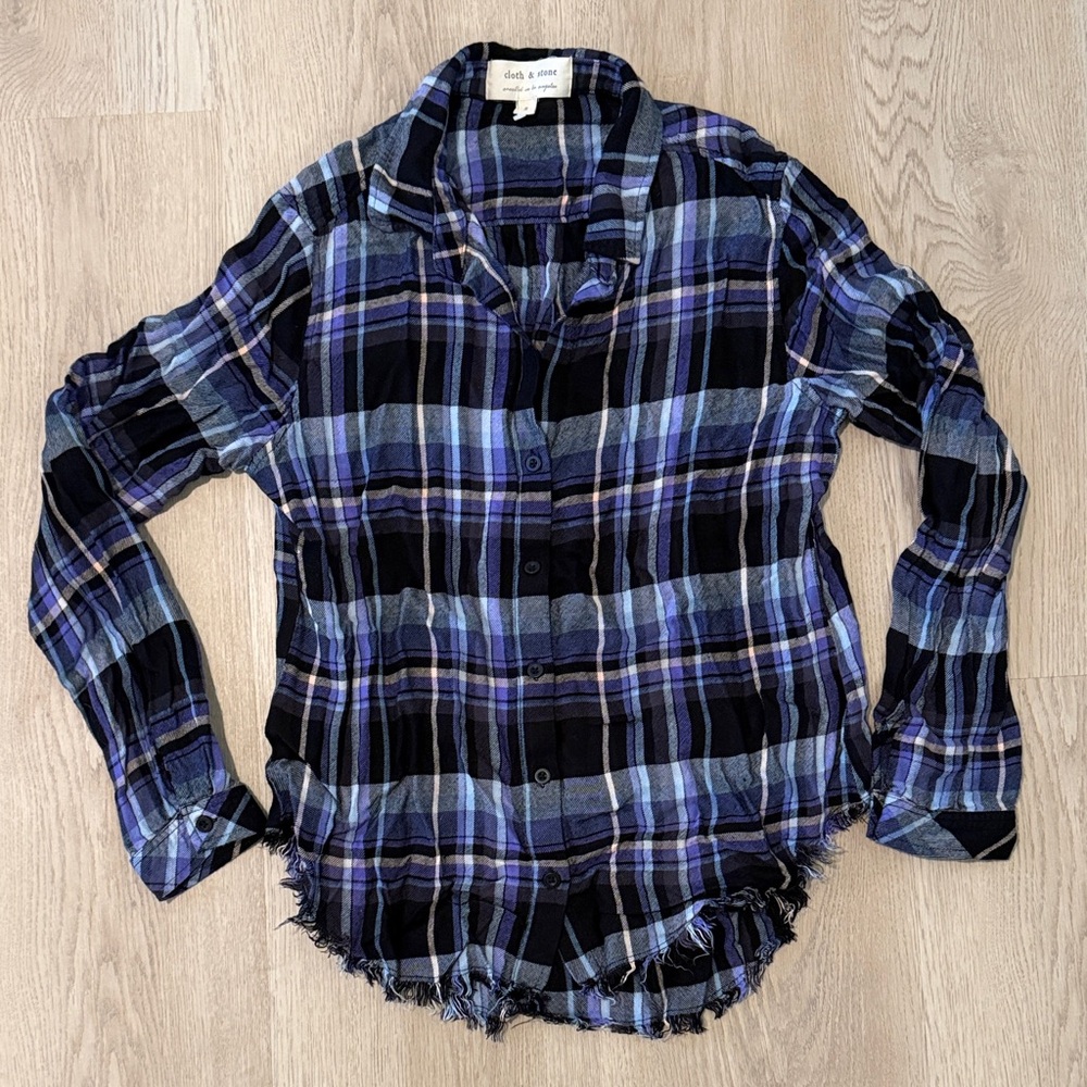 Cloth & Stone Blue and Black Plaid Button Down Shirt